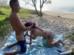 Ruivinha transando na praia de Ubatuba as 9 da manhã realizando fetiche do novo namorado