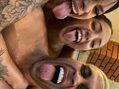 Lis Model e Pocahontas mamando a rola do amigo na piscina