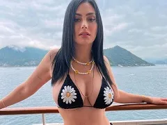 Ex bbb Francine Piaia nua masturbando sua bucetinha deliciosa