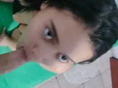 Ninfeta deliciosa em live mamando e liberando a bucetinha apertada - xvidos