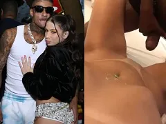 Mc Pipokinha fodendo com o Mc IG no busão
