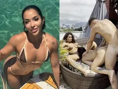 Personal trainer gostosa e seu namorado fodendo aluna peituda casada em cobertura no Leblon