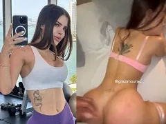 Giovanna Oliveira de quatro tomando sessão de rola na bucetinha